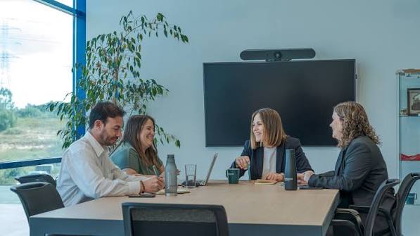 Reunião de trabalho num escritório